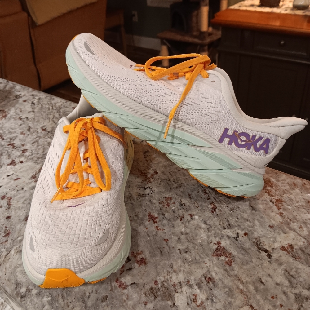 ❤️BARELY USED💜HOKA CLIFTON 8